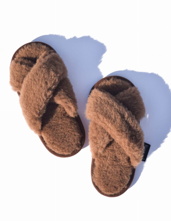 wełniane-kapcie-czekoladowe welniane-kapcie-orzech
